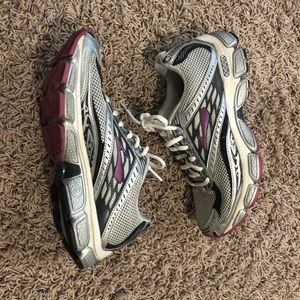 Brooks Glycerin Running Shoe - Size 8